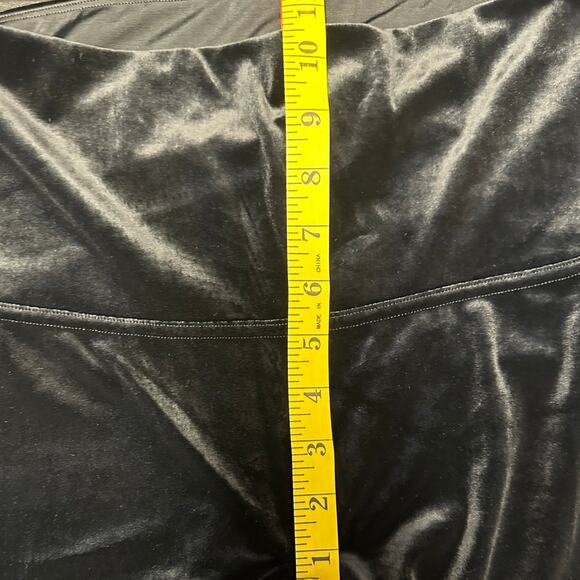 Spanx Black Velvet High Rise Full Length Leggings Size XL - Picture 8 of 10
